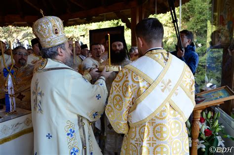 Pomenirea P Rintelui Arsenie Boca La M N Stirea Prislop De Ani De