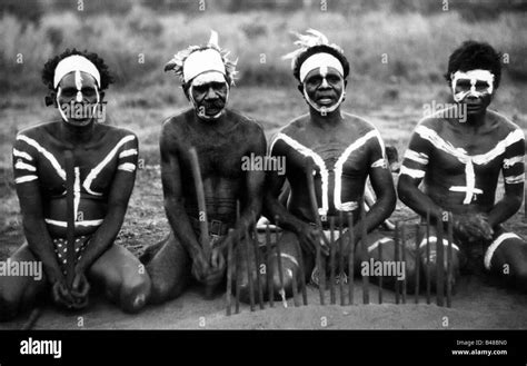 Group Of Aborigines During A Ceremony Hi Res Stock Photography And