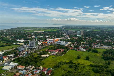 Huge Chicken Shaped Hotel In The Philippines Sets New World Record