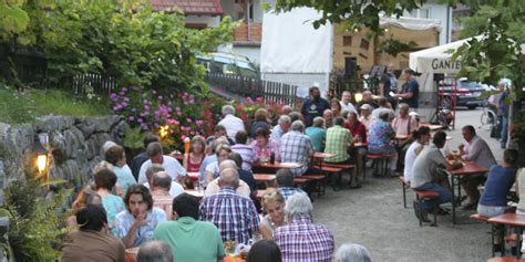 Biergarten Kreuz Gasthof Und Pension Zum Kreuz In