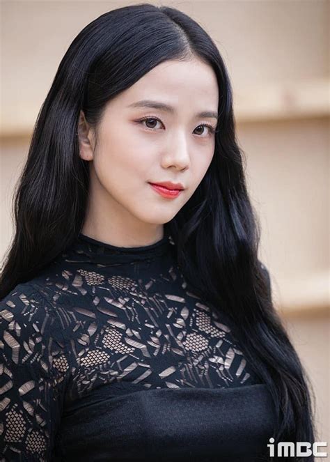 Jisoo X Dior Fall Woman Fashion Show Pantip