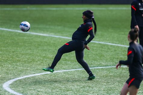 Crystal Dunn still training with Portland Thorns late in her pregnancy ...