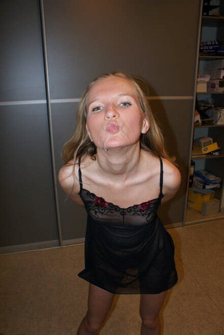 Lucky Cuckold Floods His Wife S Zoya Face With Sperm And Expose Msg Porn Pic