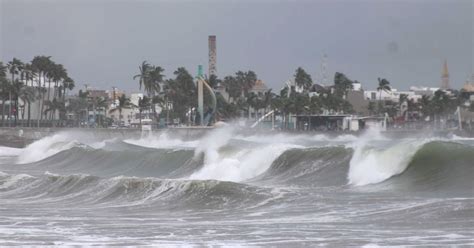 Tormenta Tropical Norma Se Desplaza Sobre Golfo De California E