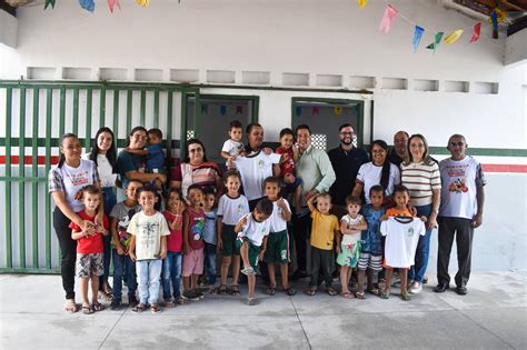 PREFEITURA DE LAJEDO A MAIOR ENTREGA DE FARDAMENTO ESCOLAR DA HISTÓRIA