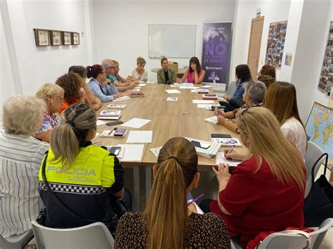 Un Taller De Defensa Personal Entre Las Actividades Programadas Para