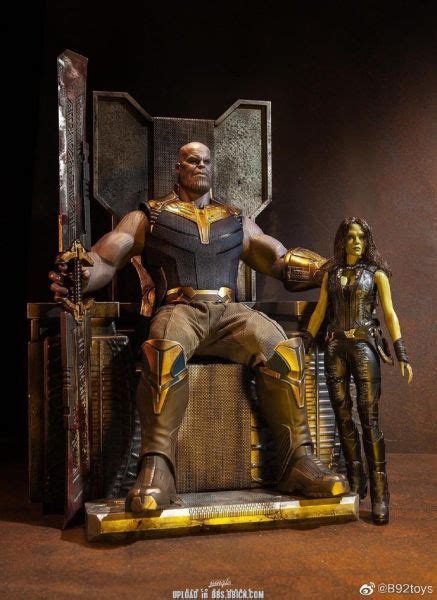 Avengers Endgame Thanos Throne With Base And Stand Deluxe Light Up