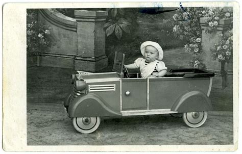 Pin by Ferreira on Pedal Cars (for children) - Carros a pedal ...