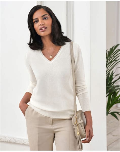 Soft White Cashmere V Neck Sweater Pure Collection