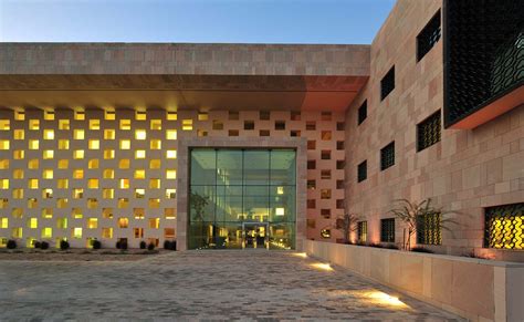 diwan medium