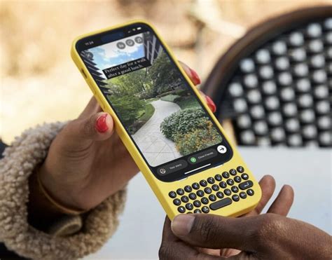 YouTubers have developed a Clicks case with a physical QWERTY keyboard ...