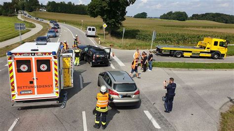 Fürstenfeldbruck Puch Fahranfänger übersieht Verkehr Unfall auf der B2