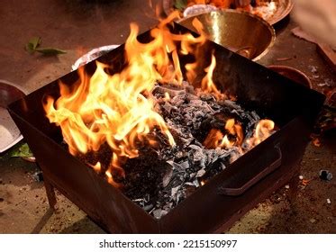 Havan Kund Ritual Sacrifice Made Fire Stock Photo 2215150997 | Shutterstock