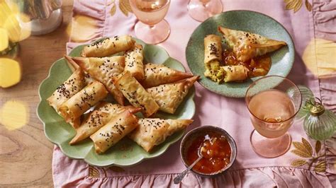 Turkey curry samosas recipe - BBC Food