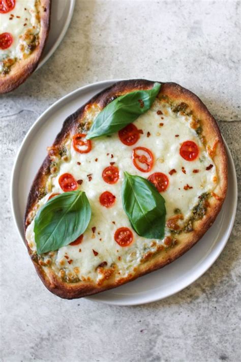 Pesto Naan Pizza Make With Mara Recept