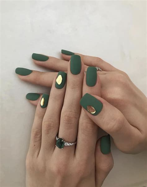 28 Gorgeous Emerald Green Nails Youll Want To Copy