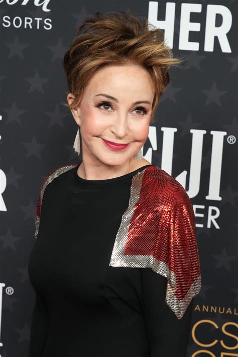Experts Reveal The TRUTH About Annie Potts' Husband And Family Image 9