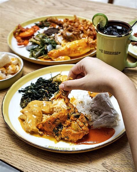nikmatnya nongkrong  rumah makan nasi padang makan sambil ngopi