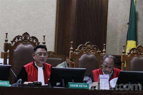 Foto Jaksa Hadirkan Lima Saksi Di Sidang Lanjutan Lukas Enembe