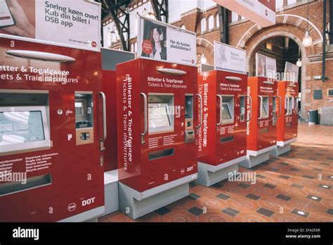 Fahrkartenautomat U Bahn Kopenhagen Fotos Und Bildmaterial In Hoher