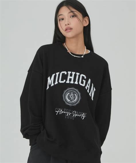 Musinsa Acover Michigan College Logo Sweatshirt Black