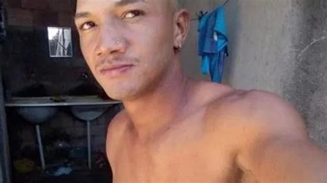 Jovem é morto a tiros e golpes de madeira no sul da Bahia