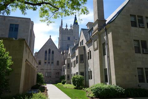 12 Top Colleges and Universities in Illinois