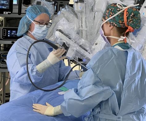 Lung Cancer Care Robotic Surgery Offers Fewer Complications Faster