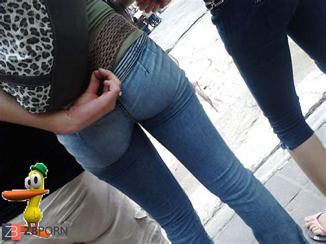 UNAS NALGUITAS DE UNA FLAQUITA Comenten ZB Porn