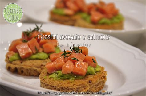 Crostini Avocado E Salmone Affumicato Al Timo