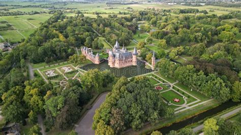 Hermosas Vistas Al Castillo De De Haar Con Sus Jardines Frontales Foto