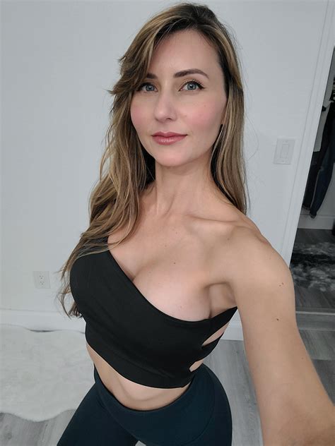 Happy Saturday! What are you doing this weekend? ☺️ : r/jamie_marie_yoga