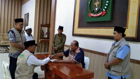 Syah Afandin Serahkan Zakat Malnya Rp Juta Ke Baznas Langkat