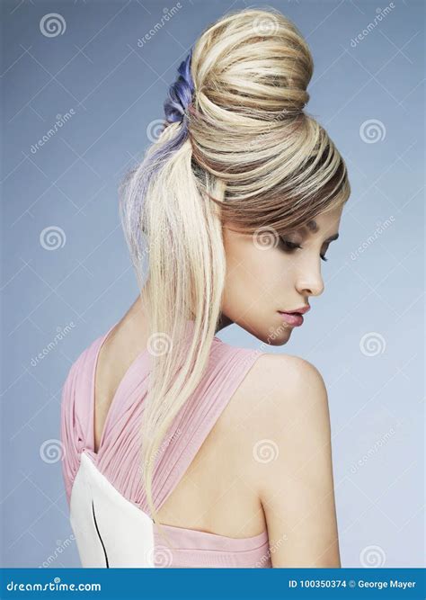 Sexy Blonde Stock Foto Image Of Zorg Kaukasisch Bevallig 100350374