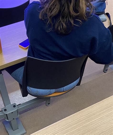 Girl With Phat Ass Sticks Out Her Amazingly Shaped Ass In Jeans While Sitting Crazy Bubble Butt