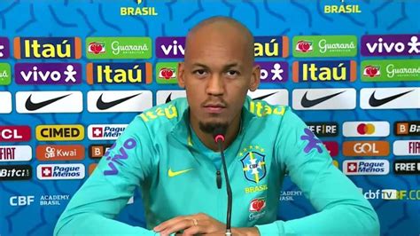 Fabinho Defende Sele O De Cr Ticas E Cita Busca Por Melhora Jogar