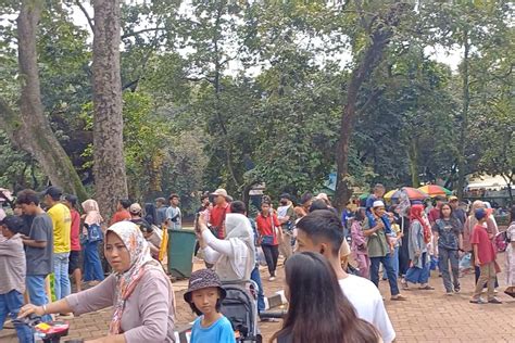 Hari Ke 2 Lebaran Taman Margasatwa Ragunan Dipadati 27000 Pengunjung