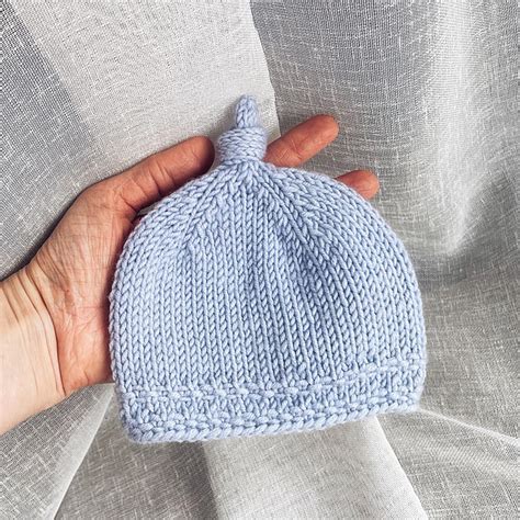 Ravelry Top Knot Baby Beanie Pattern By Woolture