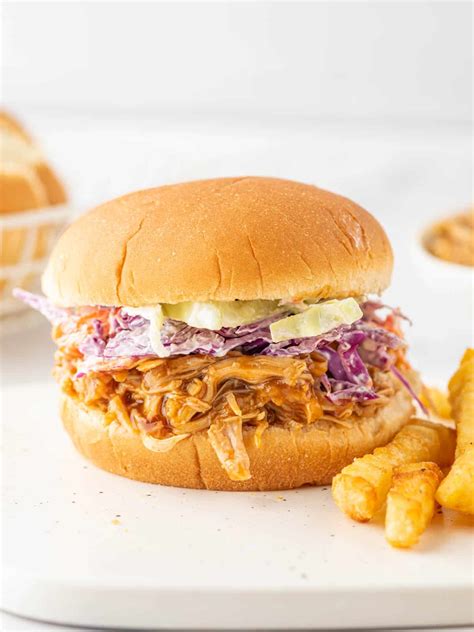 Juicy Bbq Pulled Chicken Burger Cookin With Mima