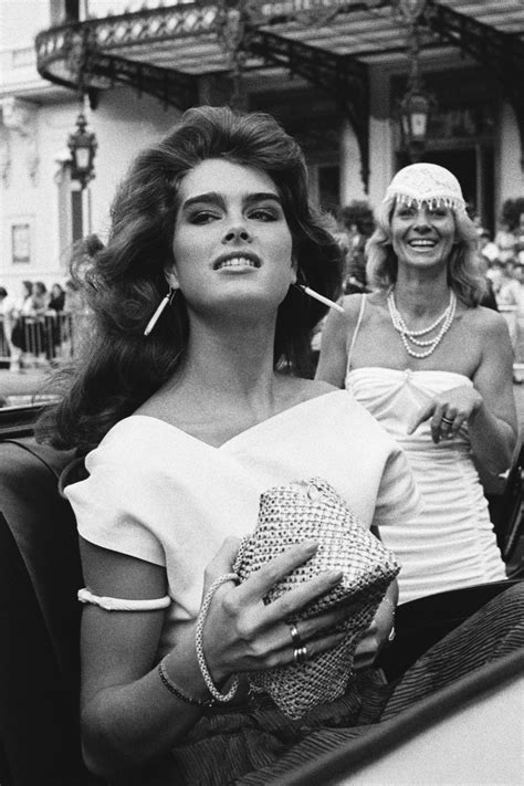 5 Looks De Brooke Shields Que Resumen Las Tendencias Del Verano Vogue