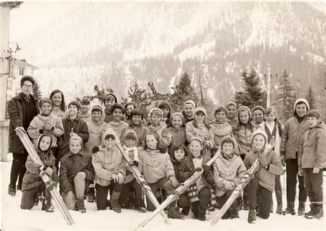 Photo De Classe Cm2 Je Crois Classe De Neige De 1967 Ecole Joliot