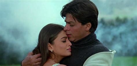 12 Most Romantic Scenes Of Shahrukh Khan Desiblitz