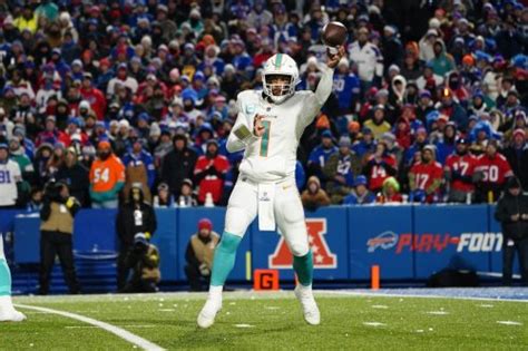 Miami Dolphins Vs Green Bay Packers Odds Tips And Betting Trends