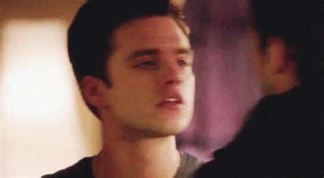 Awkward Gay Men Kissing Vserabi