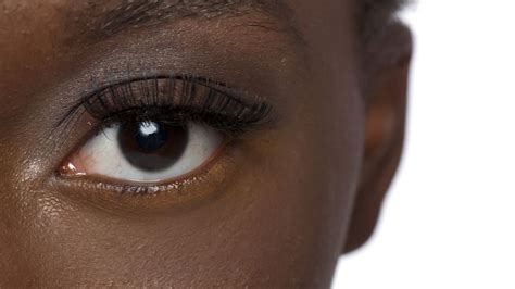 Looking At A Deep Red Light For Just A Few Minutes A Day Can Help ...