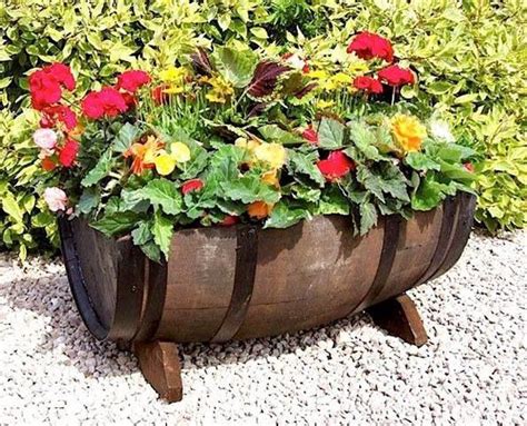 15 Impressive Diy Wine Barrel Planters That You Can Make In No Time Botti Di Vino Idee Per Il