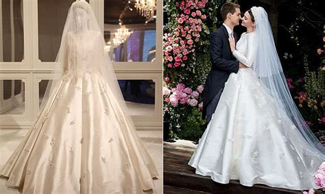 Miranda Kerrs Wedding Gown On Display At Dior Exhibition Daily Mail