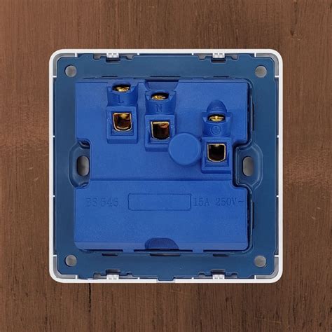 3 Pin Round Socket 15a With Switch Sparks