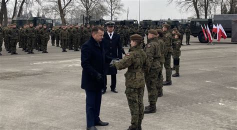 Szef MON na zaprzysiężeniu żołnierzy WOT Bardzo ważne żeby Wojsko