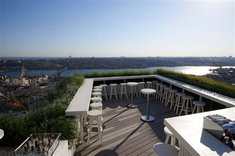 Best Bars in Istanbul Right Now: 15 Cool Places w/ Rooftops